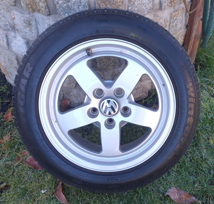 Koła Alufelgi z oponami zimowymi Audi VW Skoda 205/55/16 5x112 ET35