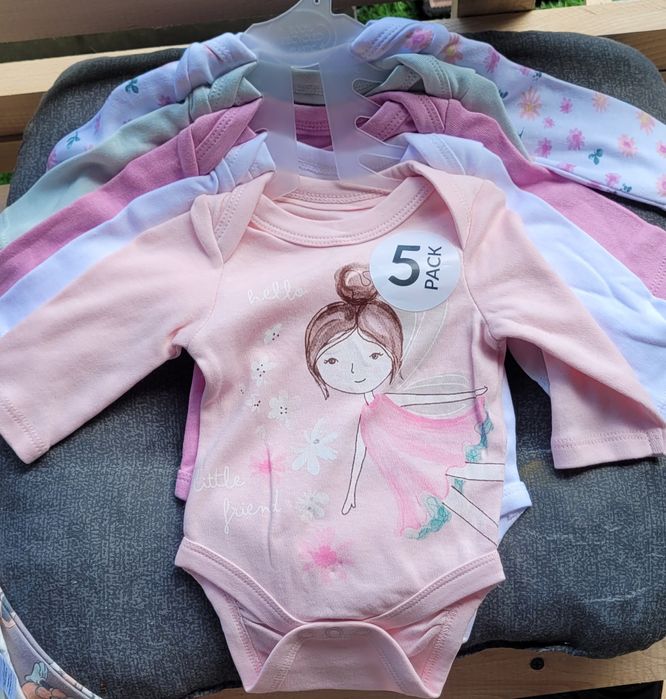 Zestaw ubranek dla dziewczynki