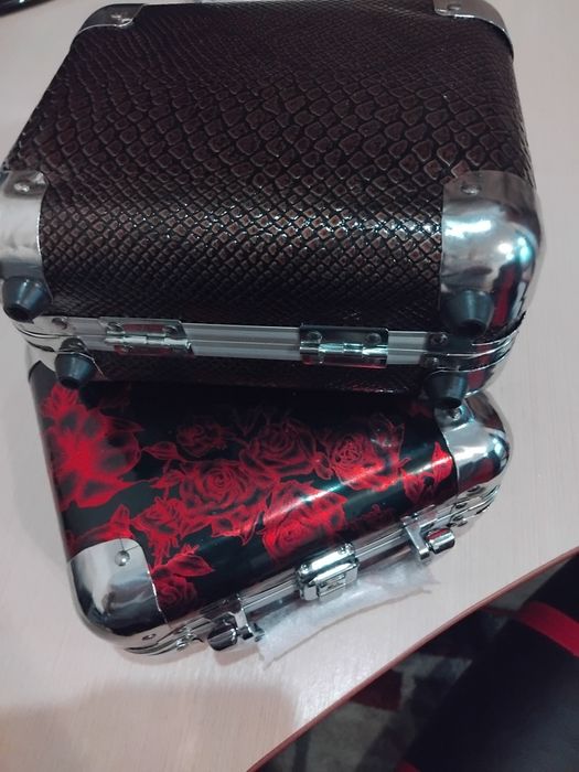 Шкатулка, времен СССР, красивая.