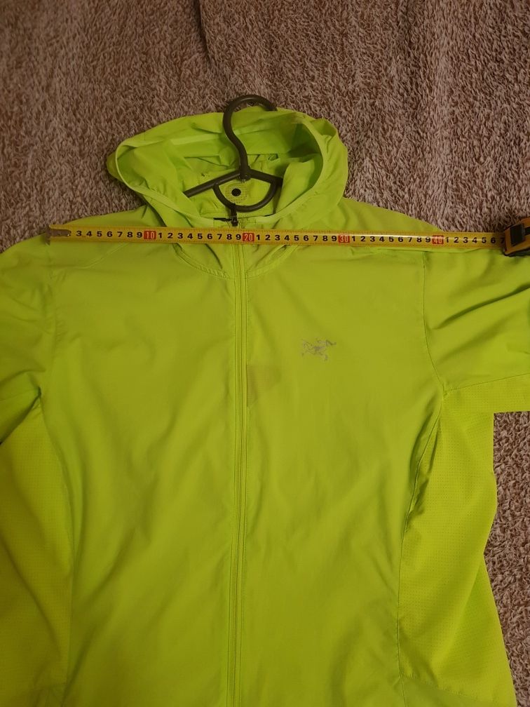 Вітрівка Arc'teryx жіноча ''L''