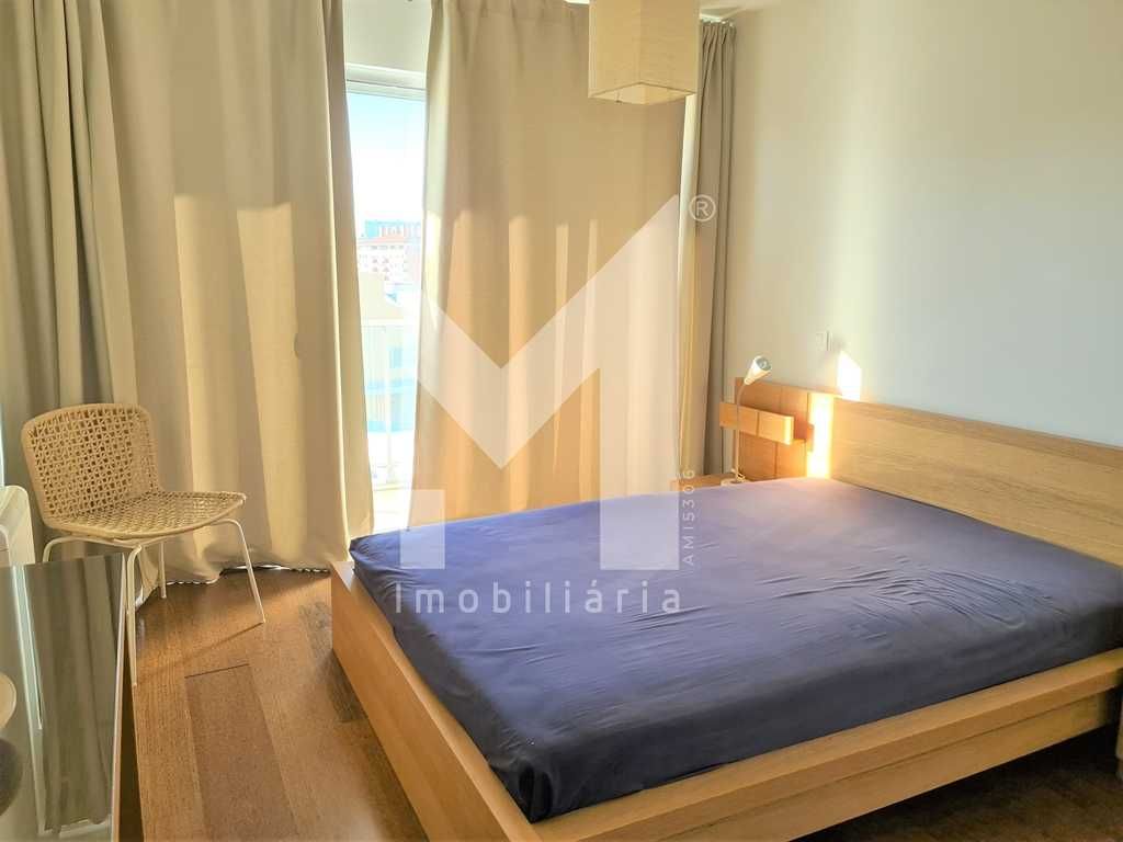 Arrenda-se T1 Mobilado - MetroCity