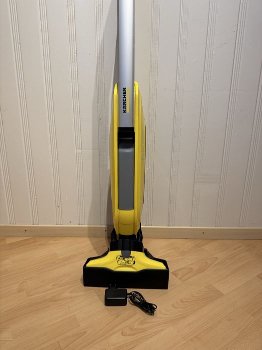 Вертикальний швабра-пилосос Karcher FC 5 Cordless Premium