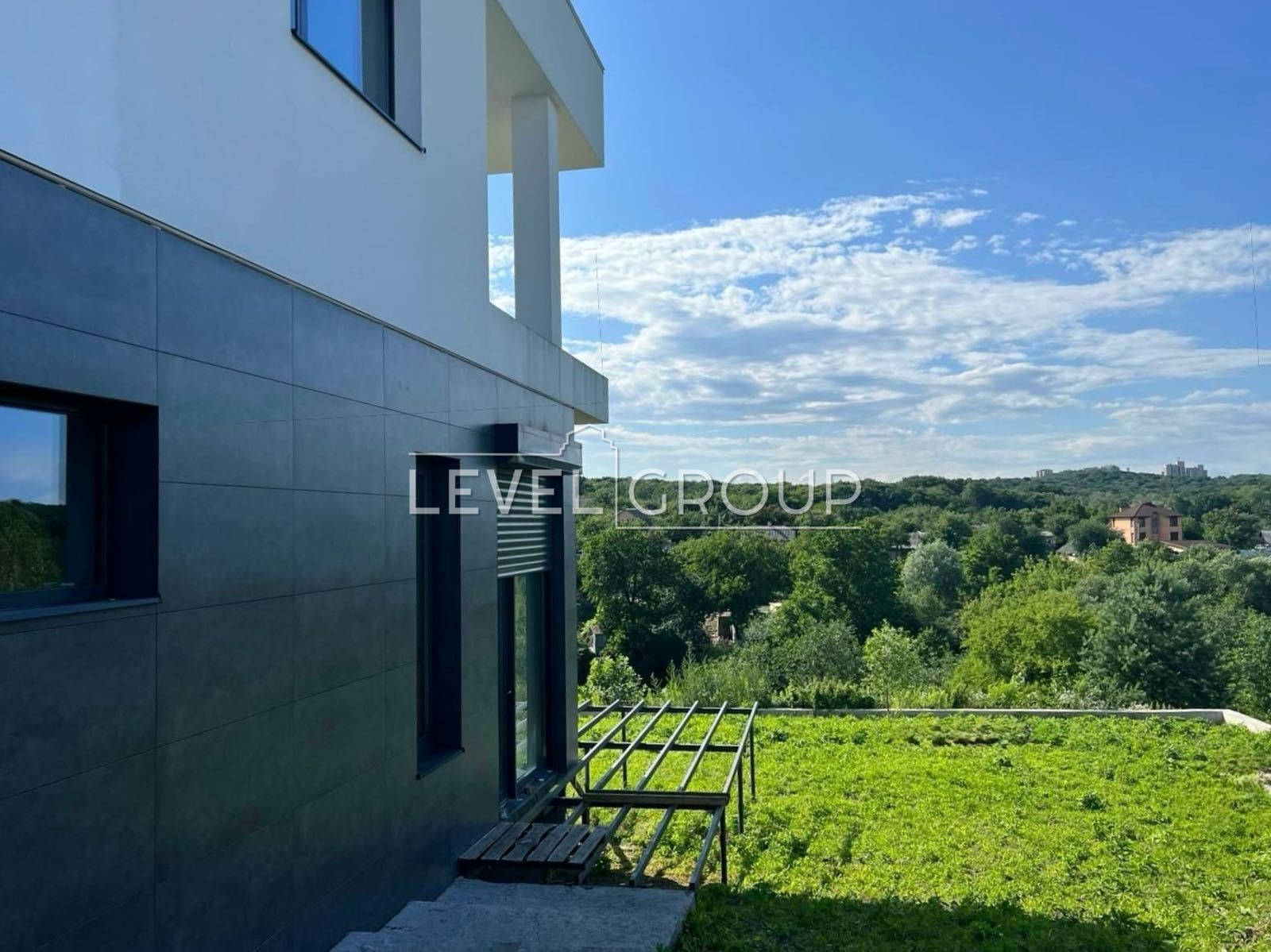Панорамний будинок біля лісу! 350 м.кв. 9,5 соток| Голосієвський район