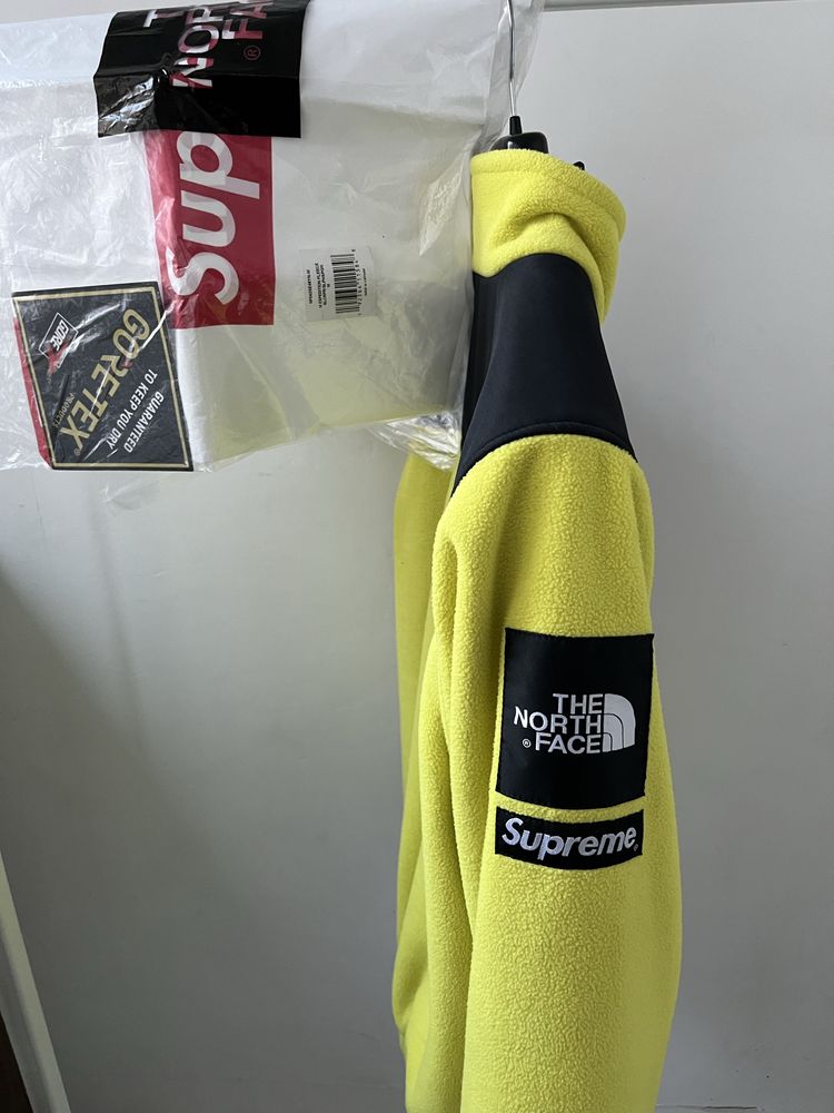 Supreme & The North Face Expedition Fleece Jacket