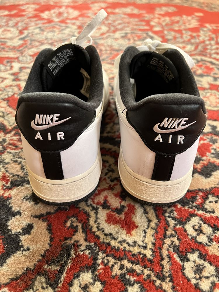 Продам кросівки Nike Air Force 1