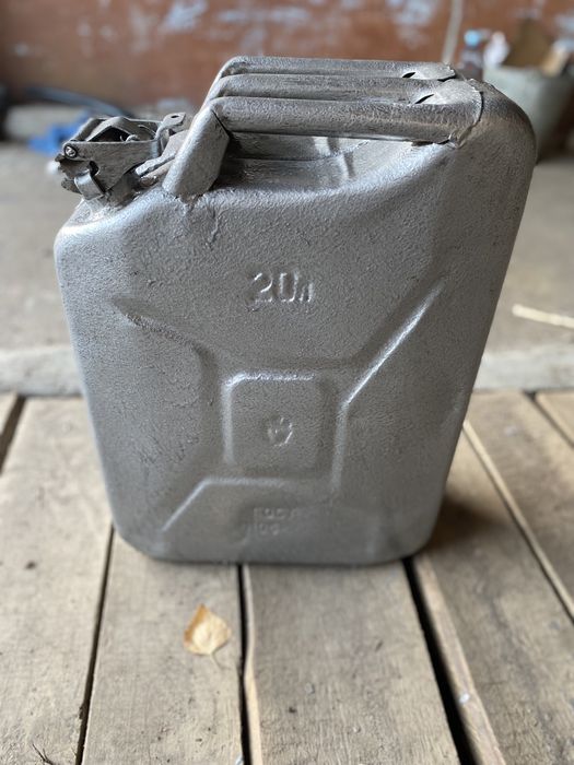 Каністра 20 л в шарному стані