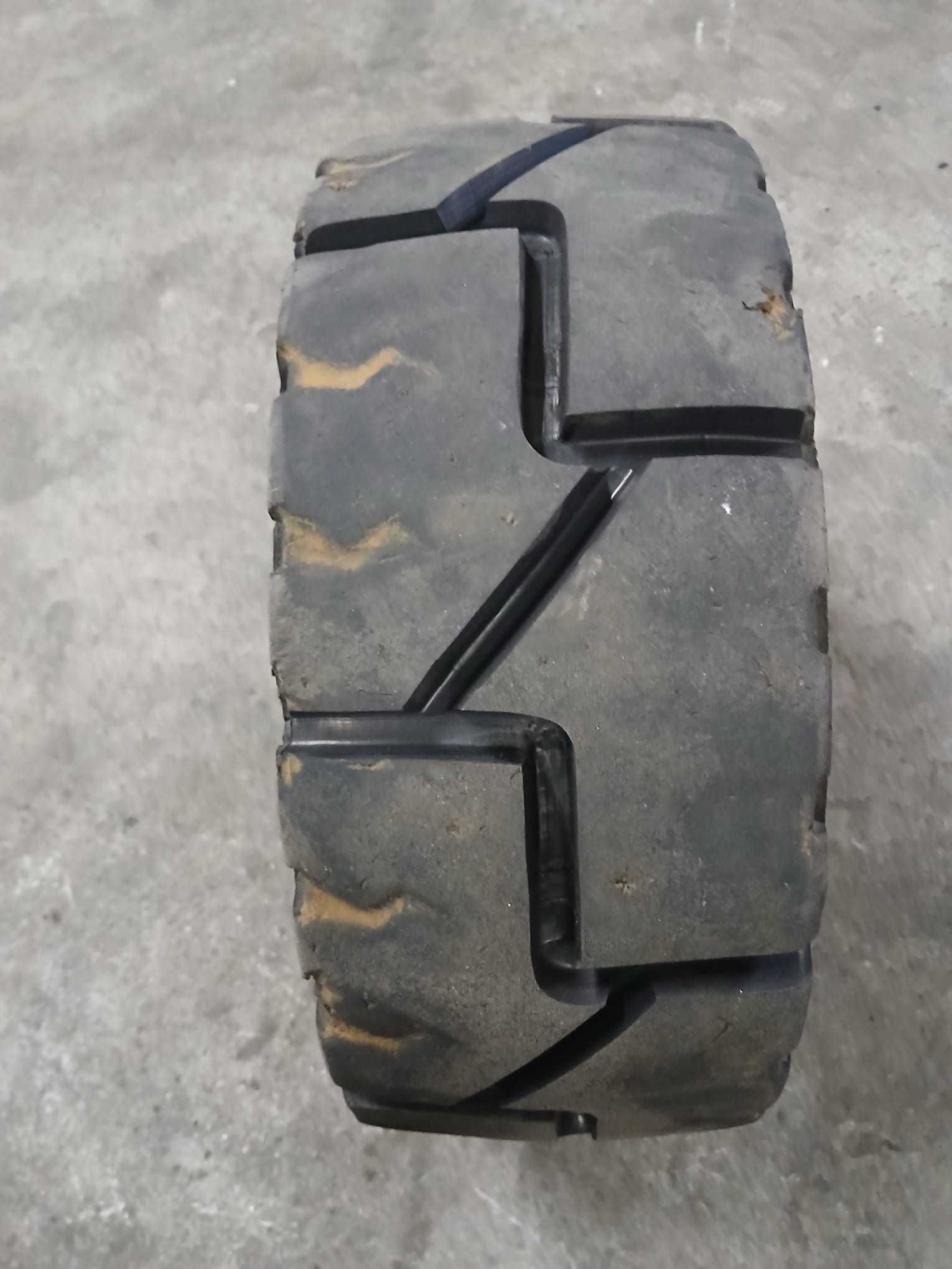 Opona pełna Continental 18x7-8 do wózka widłowego