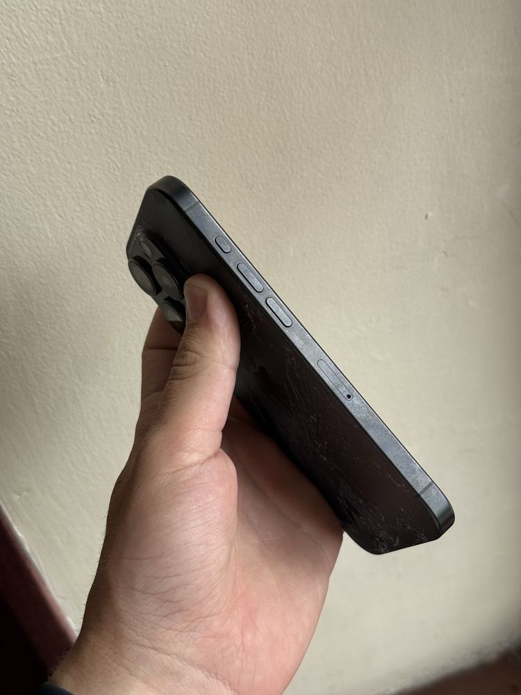 Iphone 15 pro 512 balck titanium neverlock 94%