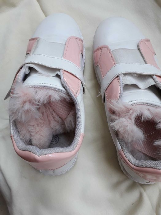 кросовки 35 р. осінні