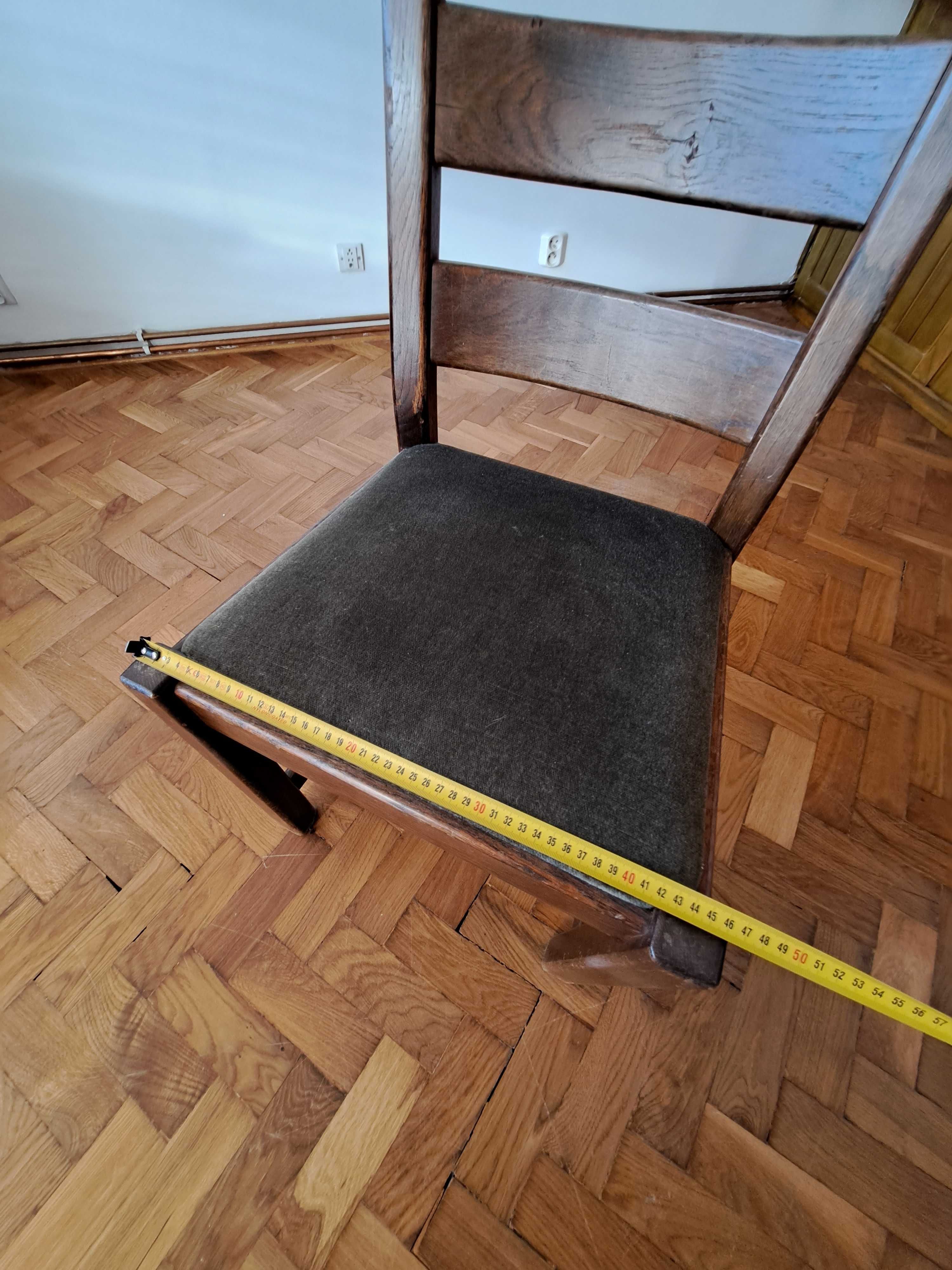 Sprzedam krzesła dębowe z oliwkową tapicerką