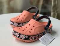 Кроксы Crocs BAYABAND Clog, розовые с цветочным принтом