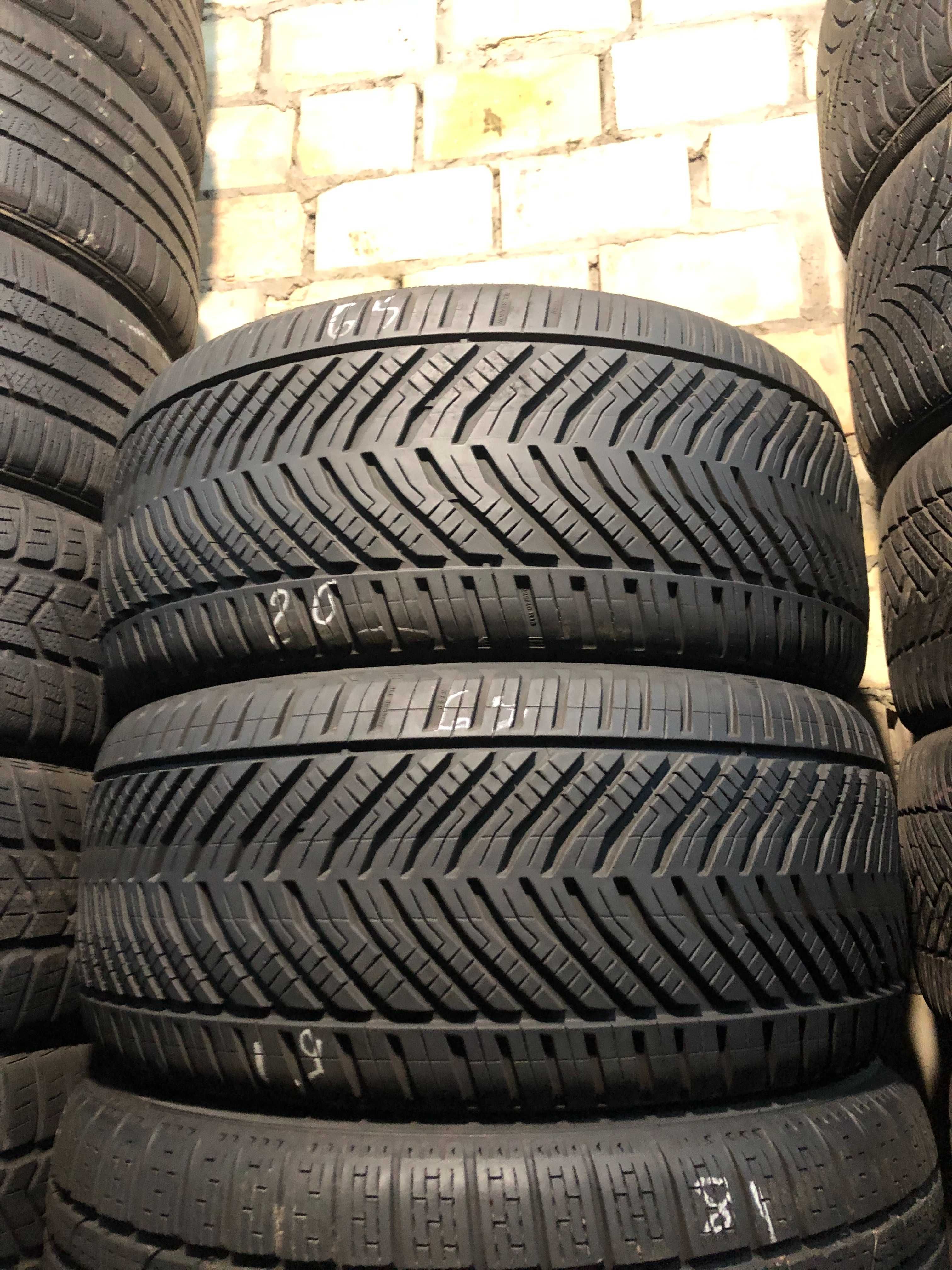 Шини 225/40 R18 Strial All Season