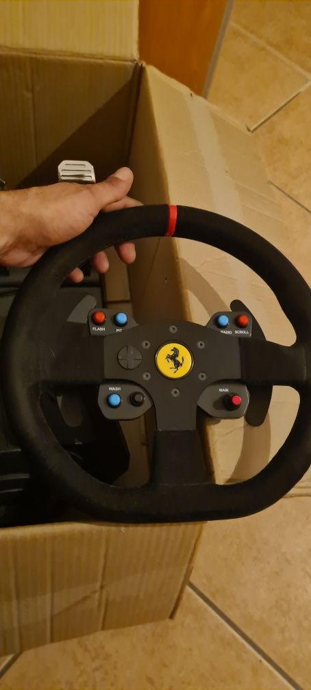 Volante Thrustmaster Ferrari 599xx Evo