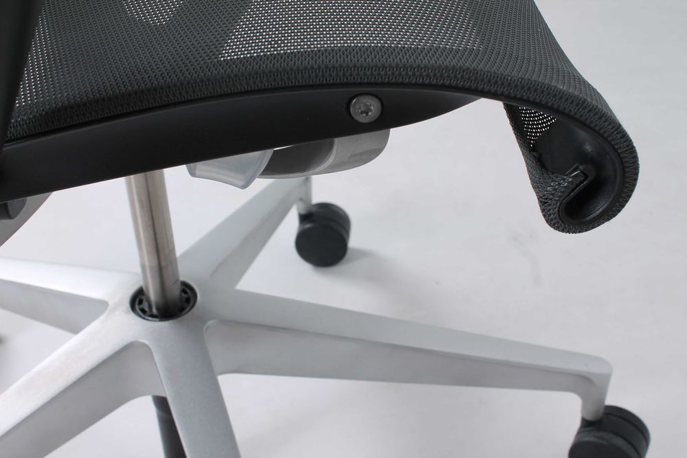 Cadeira modelo SETU da Herman Miller