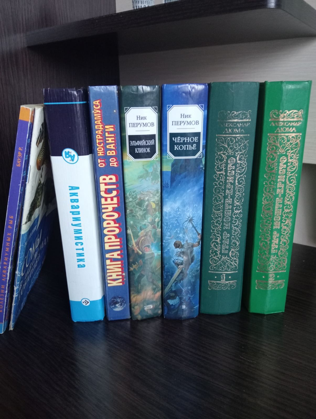 Продаємо книги в гарному стані