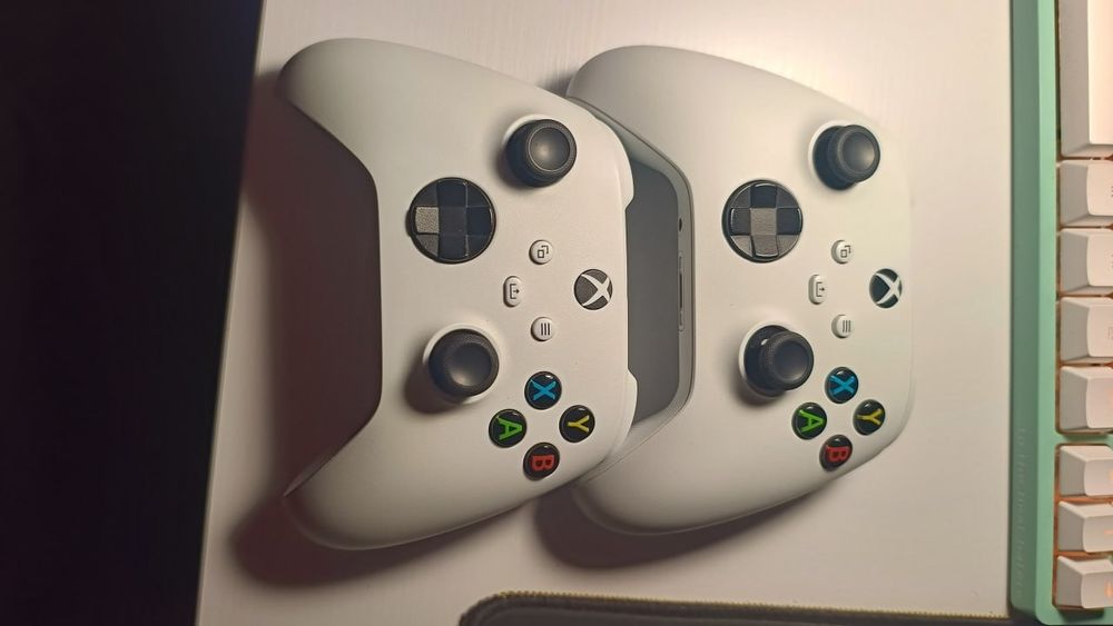 Ігрова консоль в комплекті з рулем, охолоджувачем, додатково джойстик