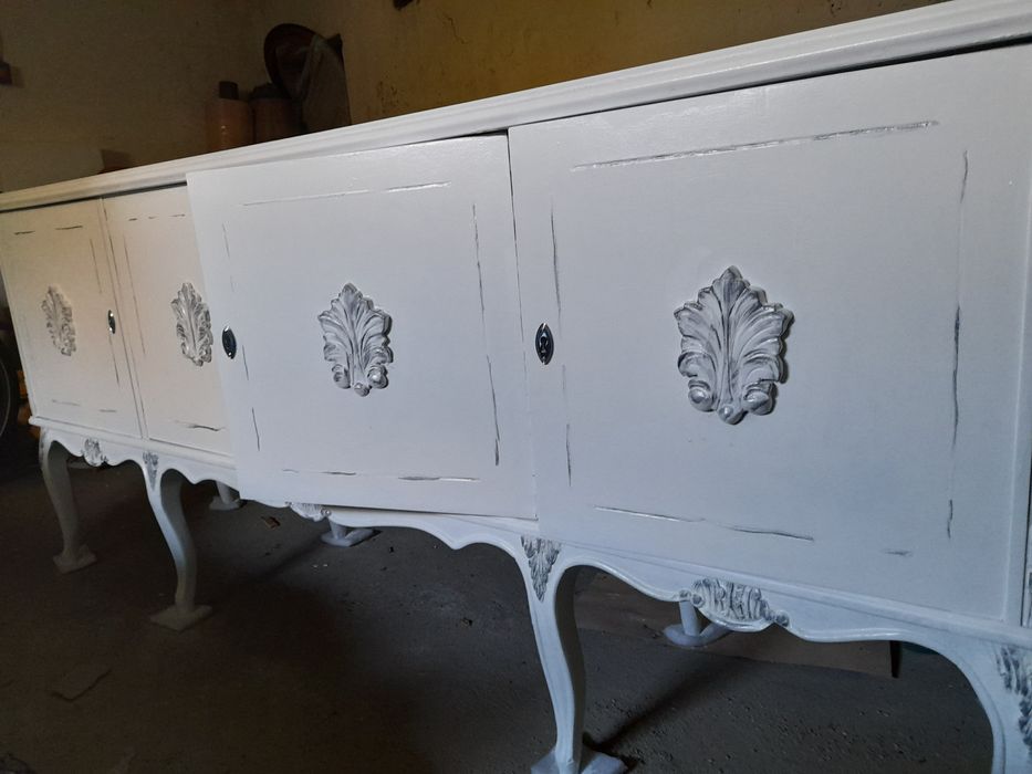 Duża piękna komoda