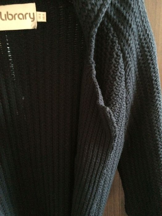 Sweterek/narzutka Goat Library w rozm. S