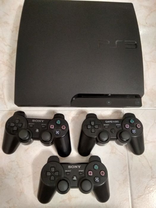 Consola PS3 e comandos