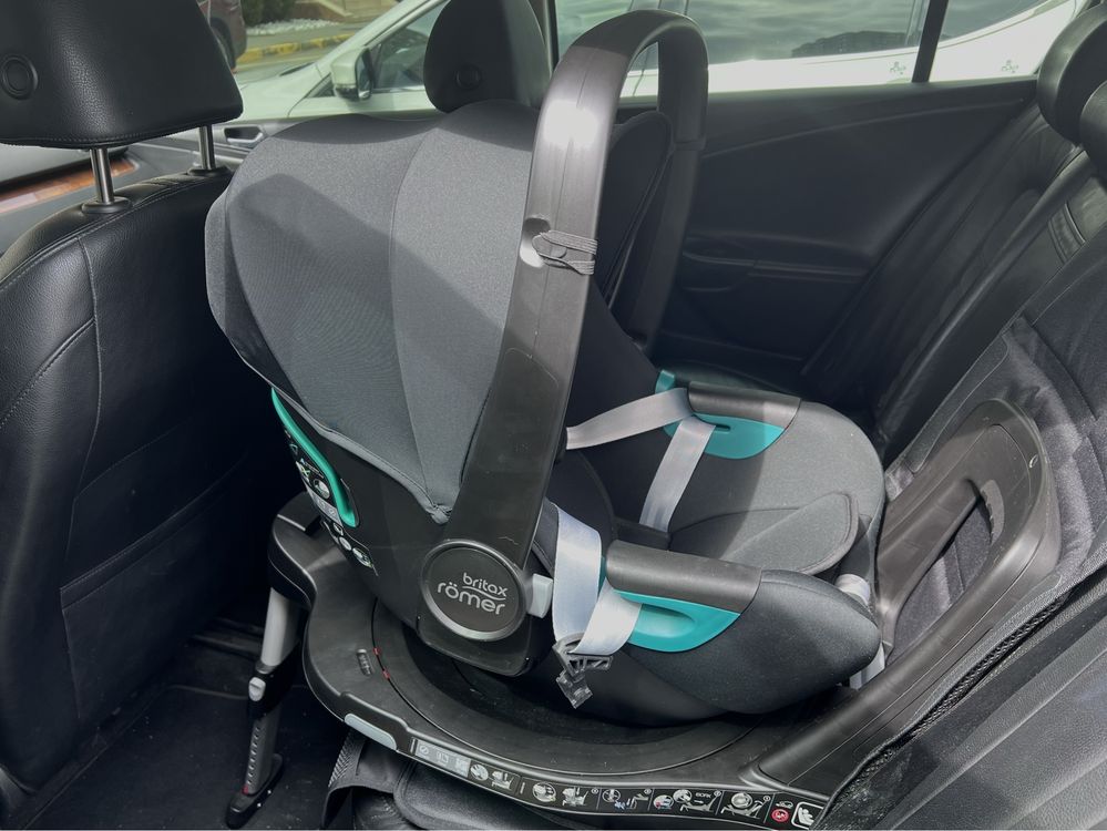 Автокрісло Britax Römer BABY-SAFE3 I-SIZE (Midnight Grey) з платформою