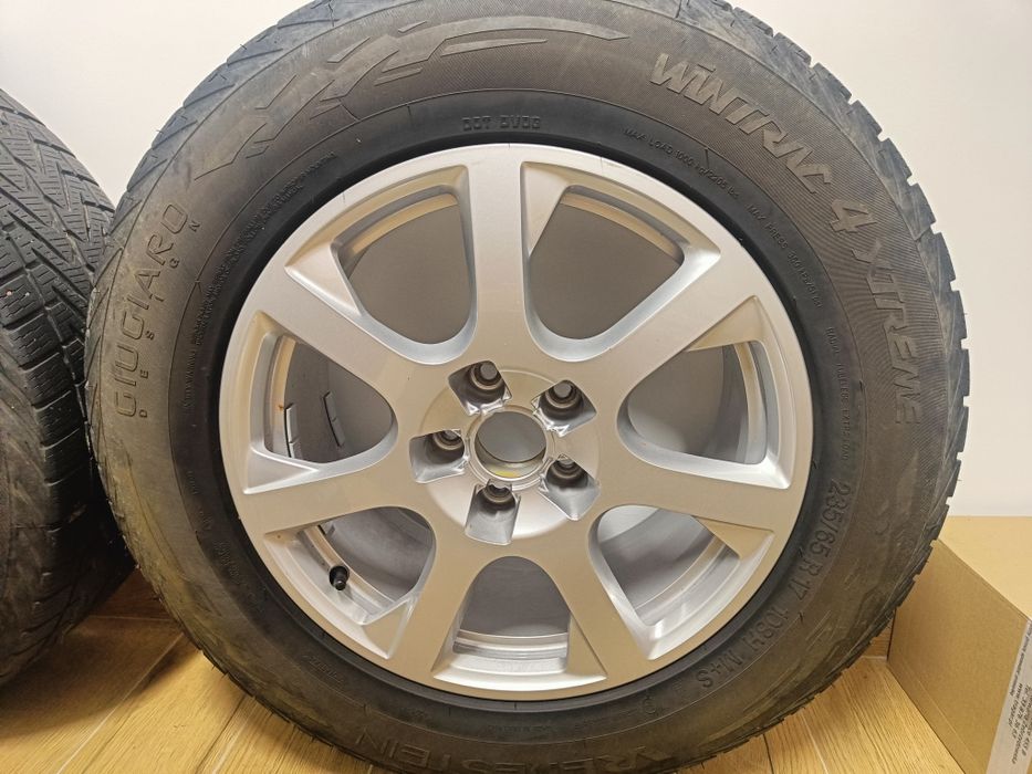 Koła 17 z oponami zimowymi 235/65r17 do Audi, VW, Skoda, Seat