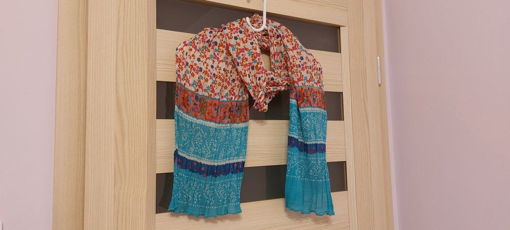 Jesienna chusta delikatna wzorzysta
Alla plisowana

Używana w bardzo d