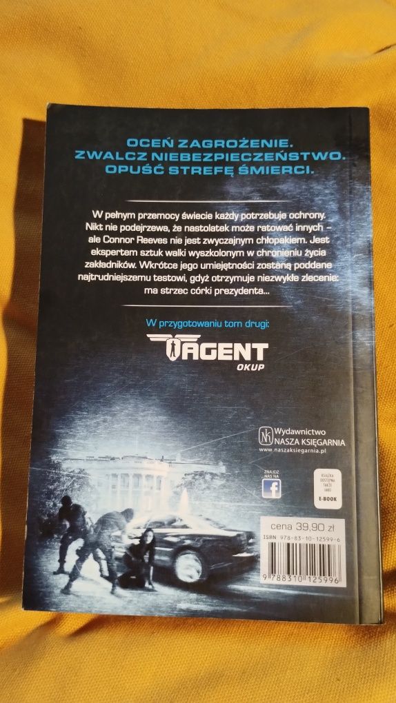 Książka Agent Zakładniczka Chris Bradford thriller dla młodzieży