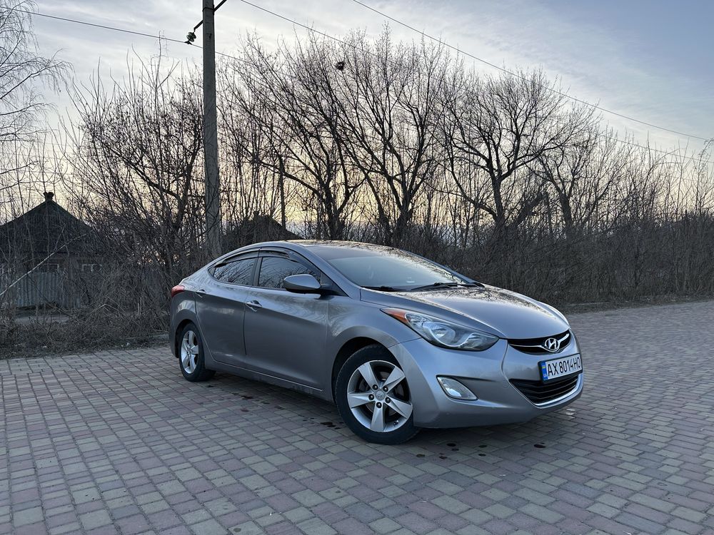 Hyundai Elantra 2011