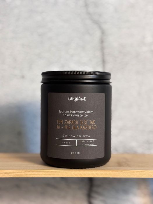 WhyKnot Świeca sojowa 250ml Skóra i Dziegieć Brzozowy