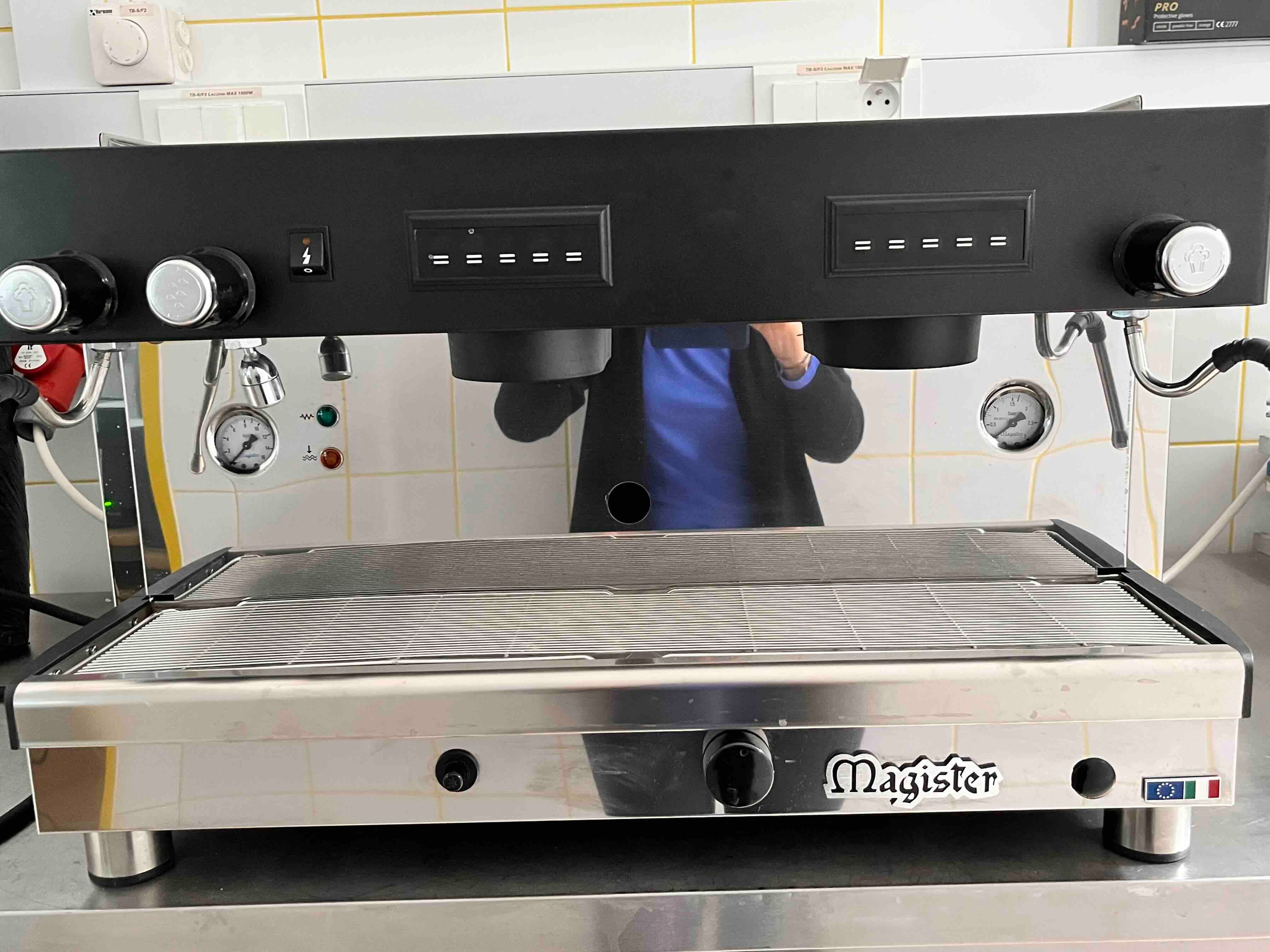 Ekspres do kawy dwugrupowy