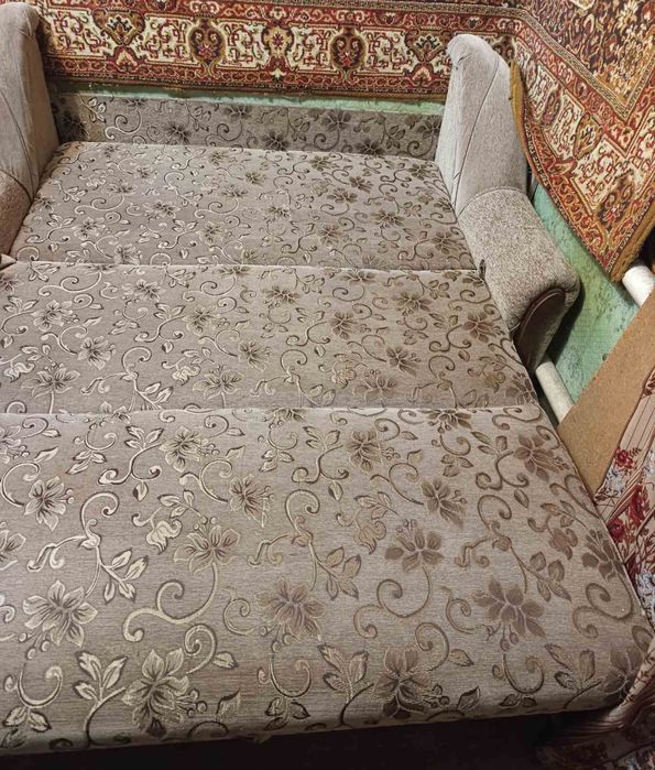 Продам диван в хорошем состоянии