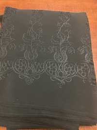 Kupon materiału - czarny haftowany