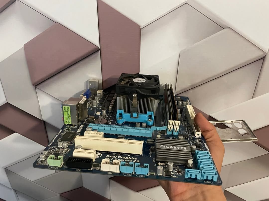 Комплект для ПК A8-3850/Radeon HD 6550D/Gigabyte GA-A55M-S2V/8Gb