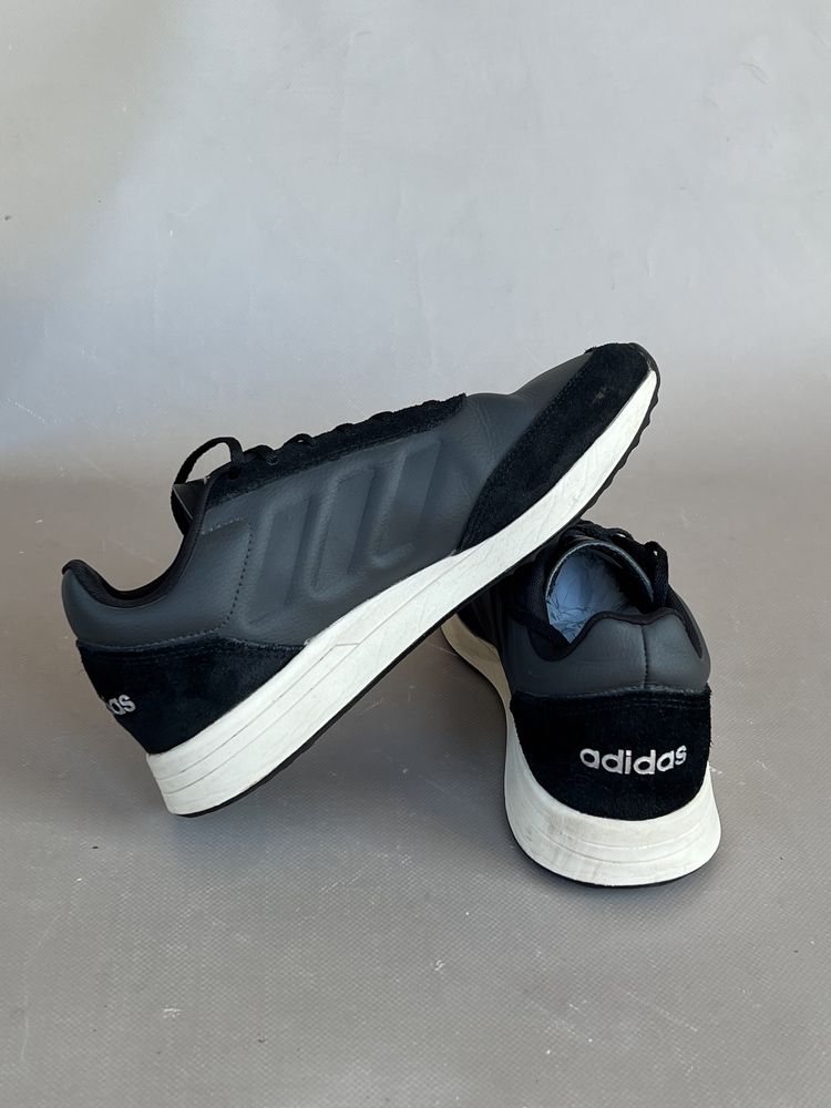 Кросівки adidas