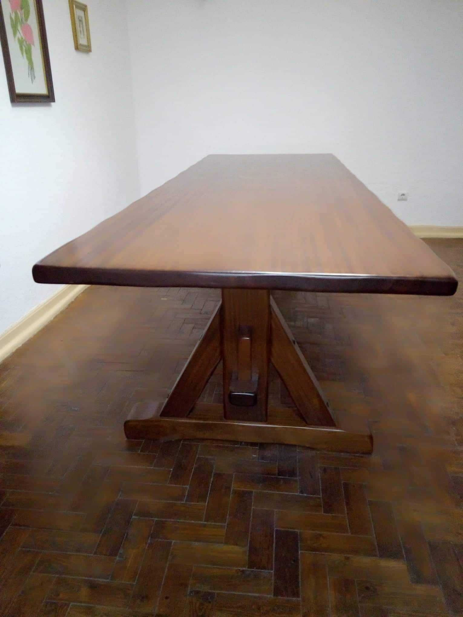 Mesa de mogno para cozinha