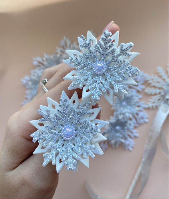 Обідок із сніжинок, резинки сніжинки, чарівна паличка сніжинка