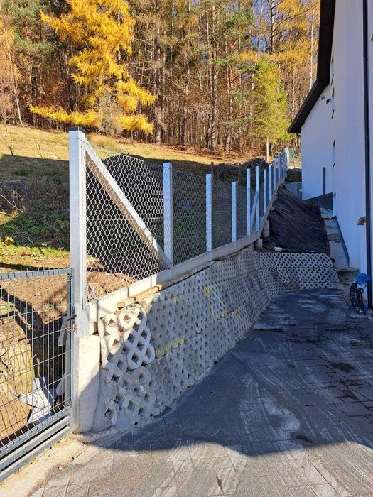 Aluminiowe słupki ogrodzeniowe / słupy ogrodzeniowe