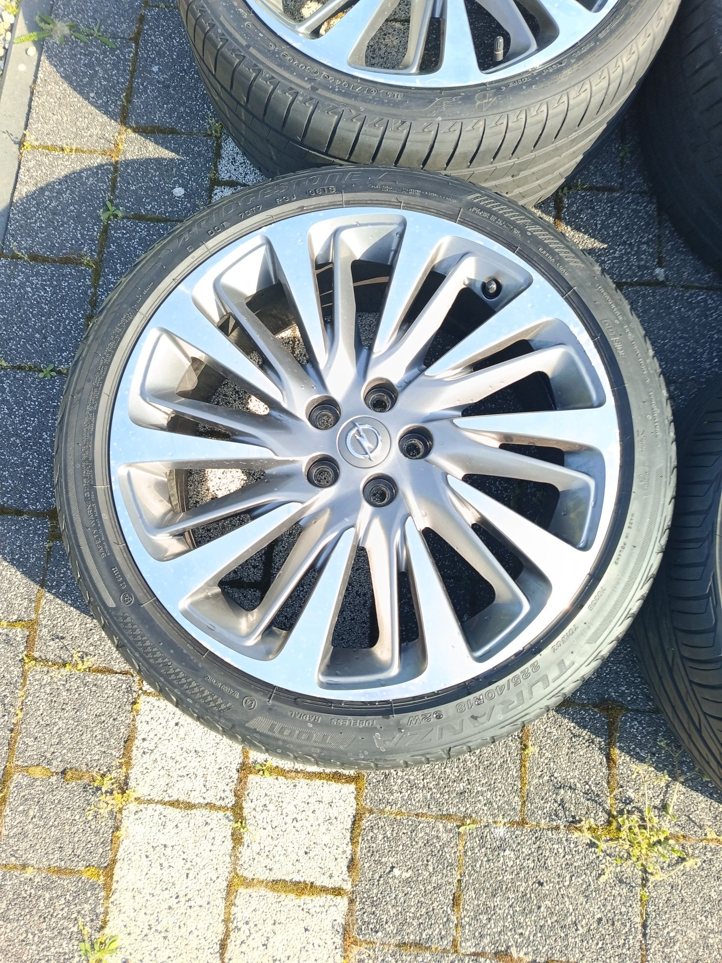 Komplet felgi 18 cali 5x105 opel astra mokka