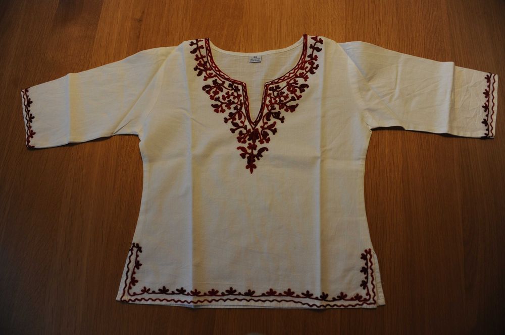 Conjunto de 2 blusas indianas com bordados (4-5 anos e 6-7 anos)
