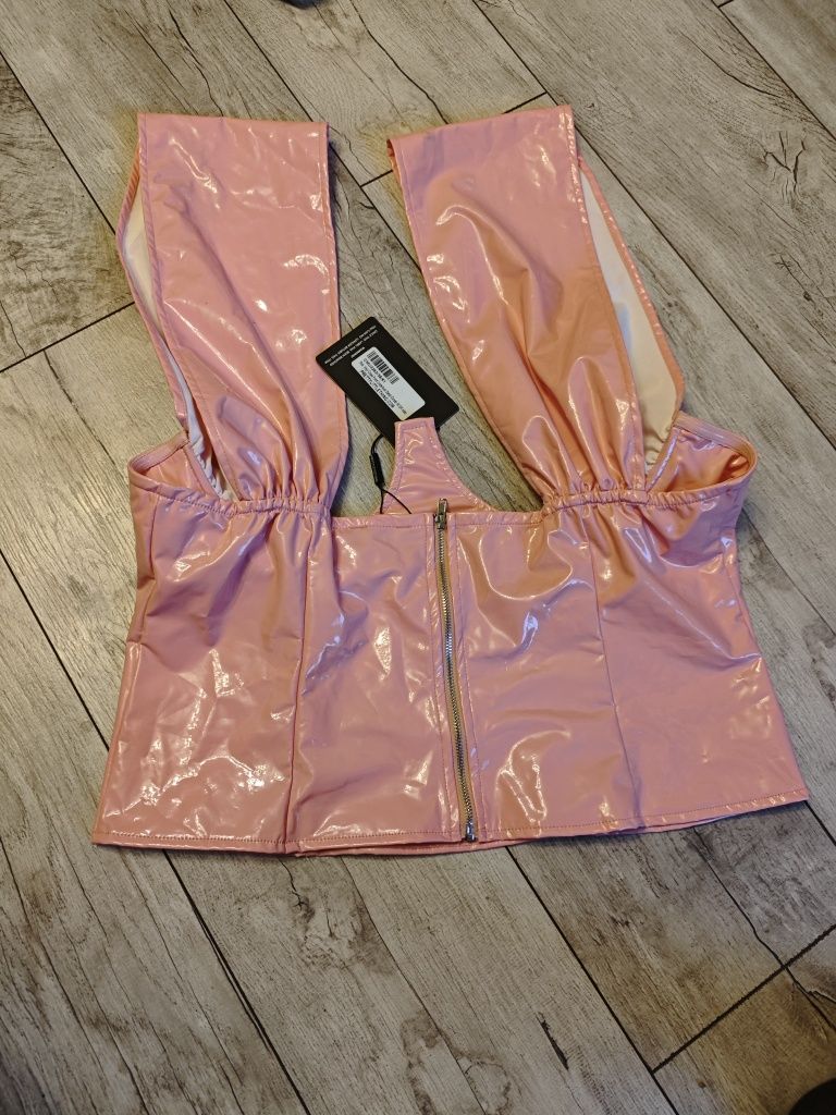 Różowy lateksowy gorset usztywniany prettylittlething underbust latex