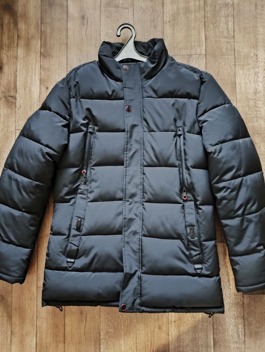 Чорна чоловіча куртка стан нової