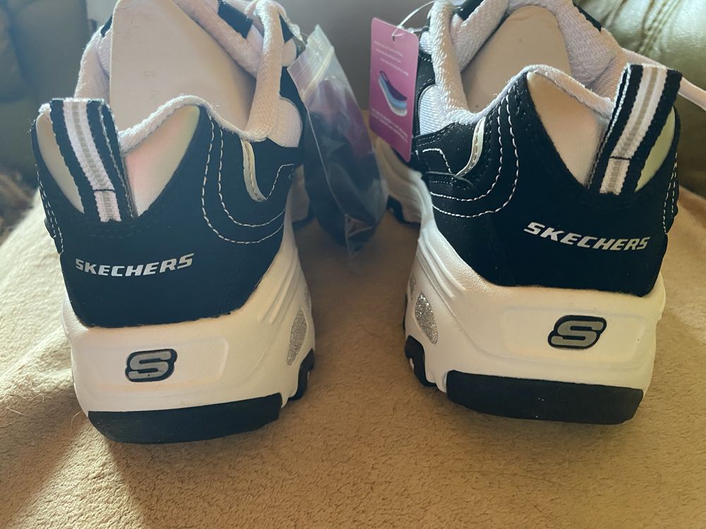 Skechers 38 biale czarne nowe