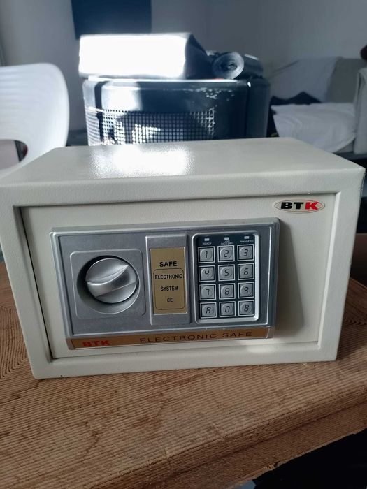 Cofre de codigo 31 x 20 x 20cm