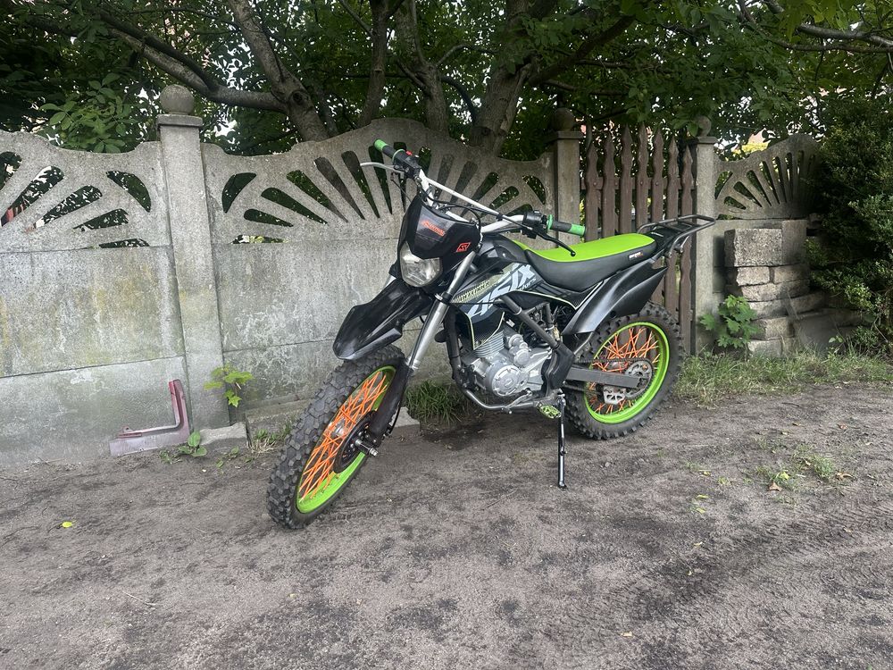 Asix  250 ccm! Stan BDB!