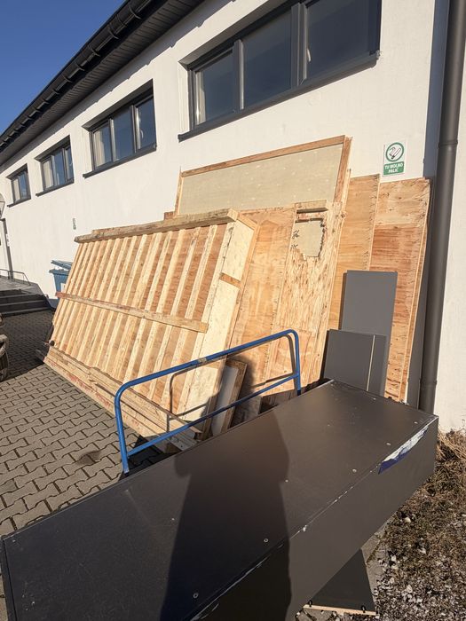 drewno sklejka po maszynie