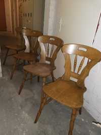 Cztery krzesła dębowe