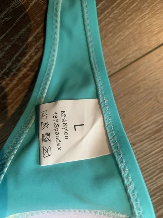 Красивый раздельный купальник размер L. Польша.