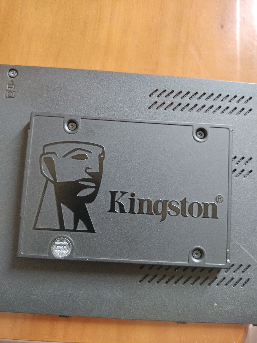 Memórias , disco SSD , baterias e carregador