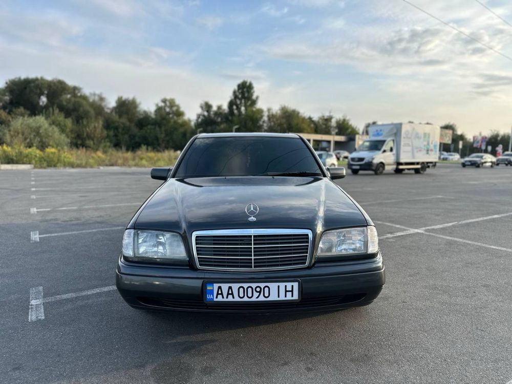 Mercedes-Benz C 220 комлектація sport