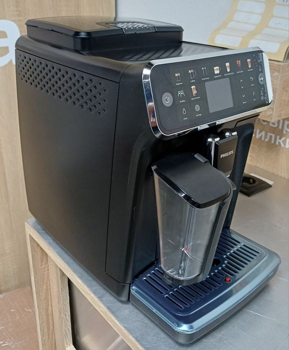 Кавомашина преміум класу Філіпс Saeco Philips EP5500 EP5547 українська